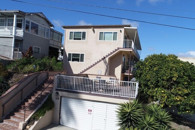 street view - 708 W 32nd St