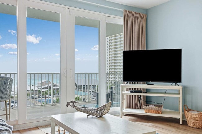 Building Photo - 9860 S Thomas Dr