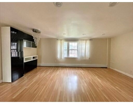 Foto principal - 17 Hammond Pond Pkwy