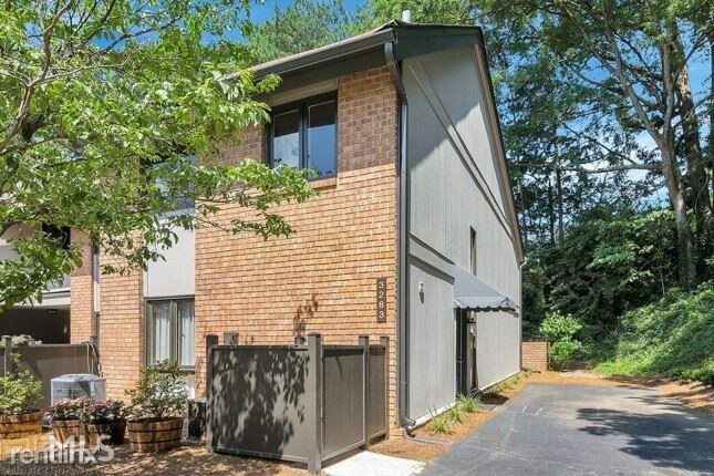 Primary Photo - 2 br, 2 bath House - 3283 Clairmont North