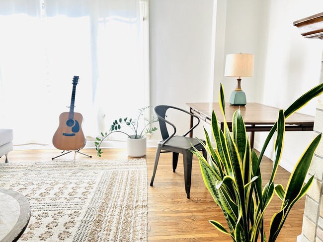 sala de estar - 627 Tularosa Dr