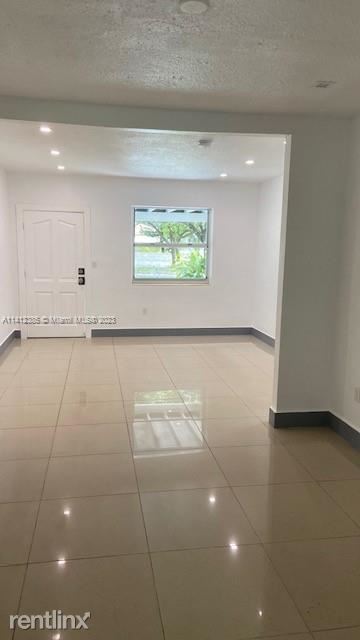 Building Photo - 3 br, 3 bath House - 2230 NW 74th St