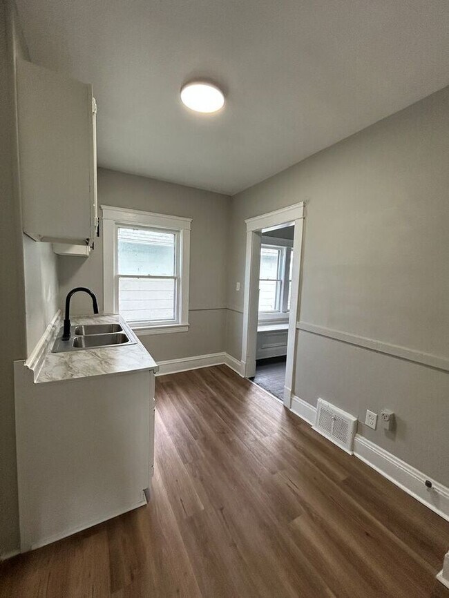 Foto del edificio - Charming 2-bedroom, 1-bathroom house locat...