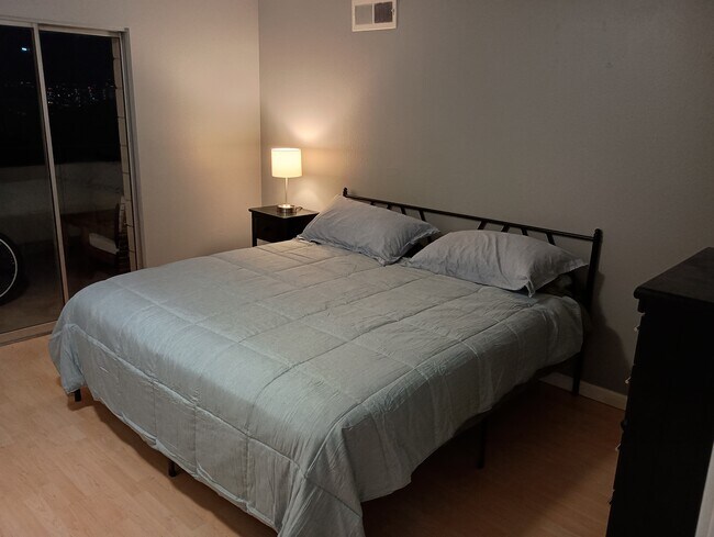 Foto del edificio - 700 N Washington St