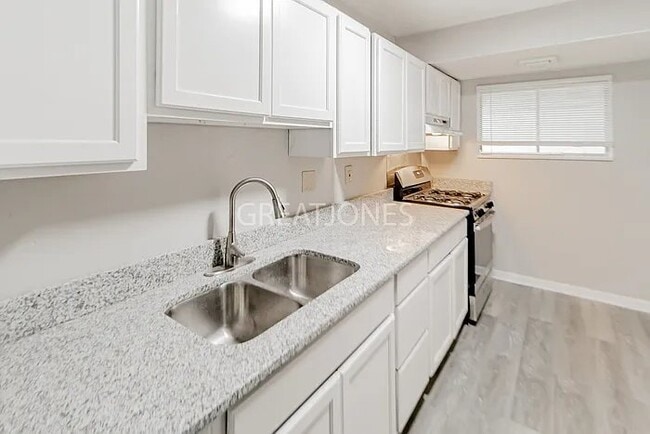 Building Photo - 155 Ben Nevis Rd