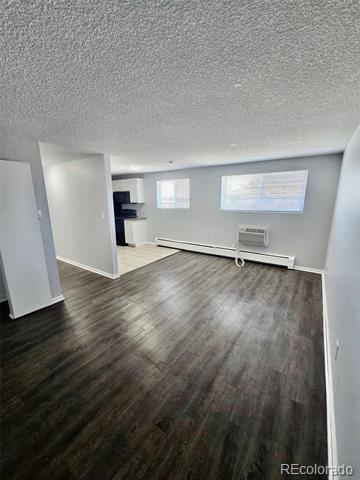 Building Photo - 1437 N Moline St