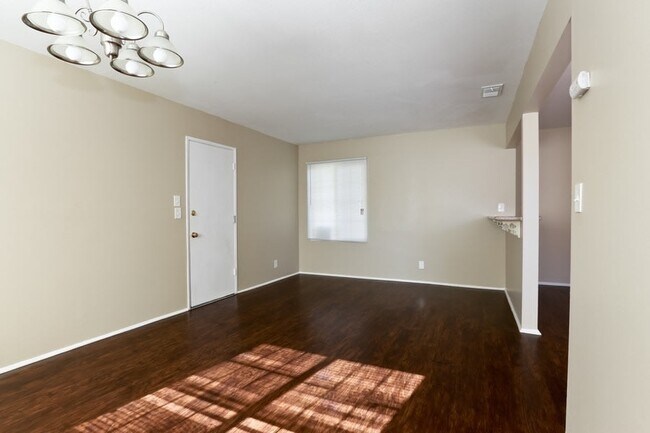 Building Photo - 4800 Hamilton Ave