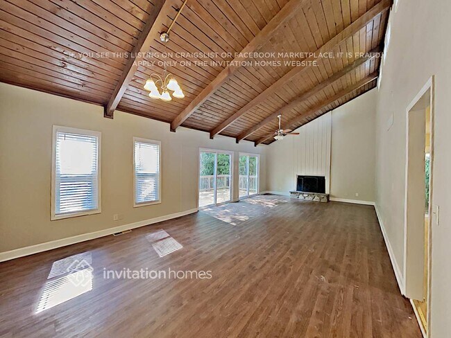 Foto del edificio - 3245 Creek Dr