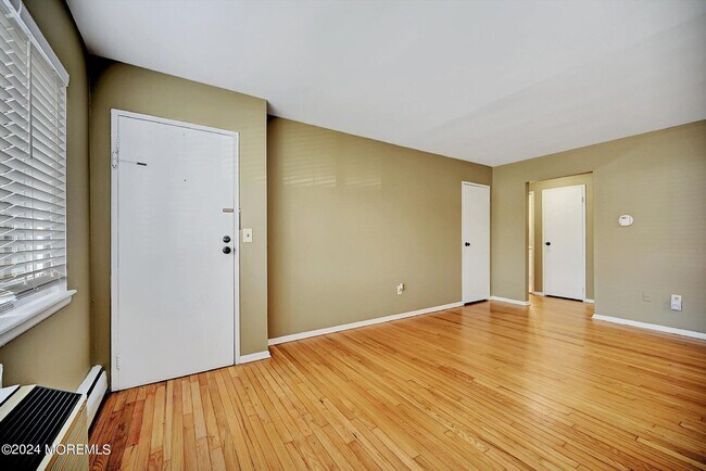 Building Photo - 11 Azalea Ct