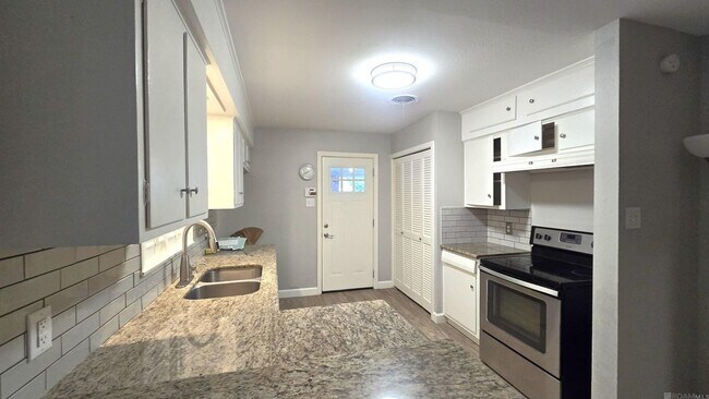 Foto del edificio - 344 Burgess Pl