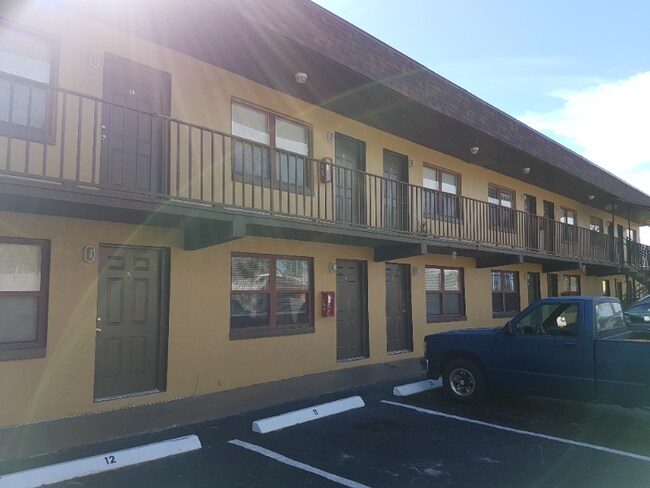 Foto del edificio - 245 N Halifax Ave