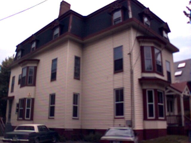 Building Photo - 493 Cumberland Ave