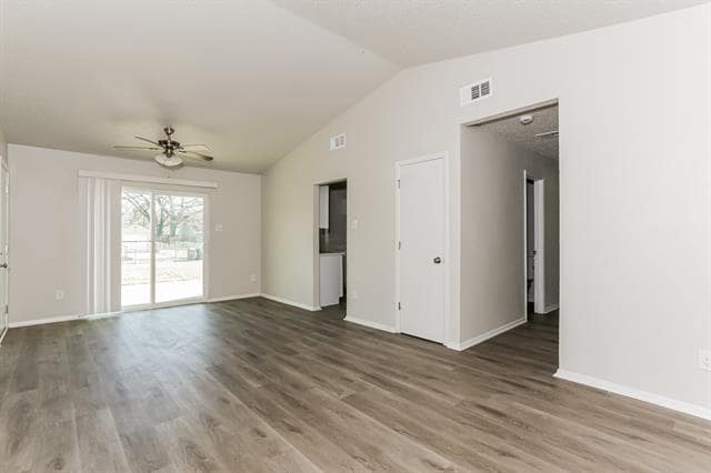 Building Photo - 250 Prairie Grove Dr