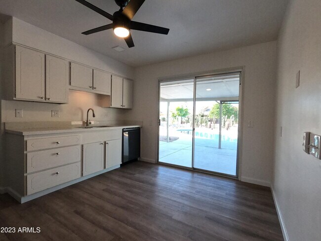 Foto del edificio - 12639 W Blue Bonnet Dr