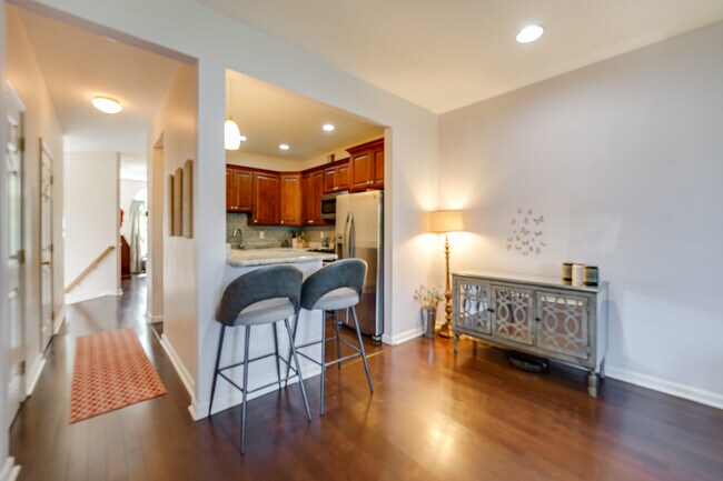 Building Photo - 481 Hartford Dr