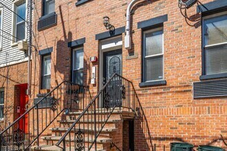 Building Photo - 128 Madison St