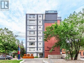 Building Photo - 25 Bedford Rd