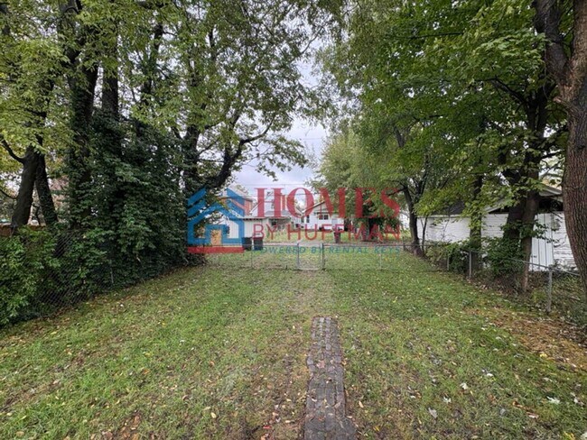 Building Photo - Two Bedroom House | Deposit Special