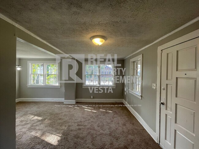 Foto del edificio - 2677 Napier Ave