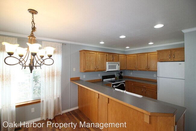Building Photo - 5 br, 2.5 bath House - 928 SW Upland Ct