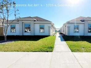 Building Photo - 5709 Sandpiper Ave