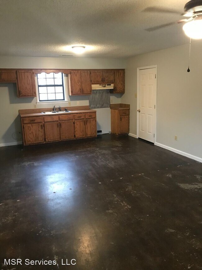 Building Photo - 2 br, 1 bath House - 7868 Highway 59 W.