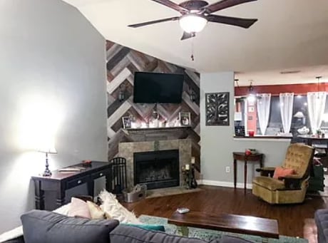 Building Photo - 3012 Hilltop Dr