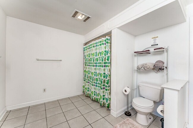 Building Photo - 759 Snider St