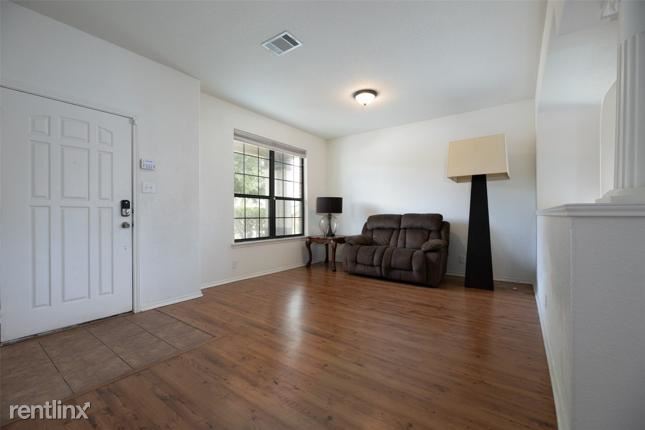 Building Photo - 4 br, 2 bath House - 380 i Apricot Drive