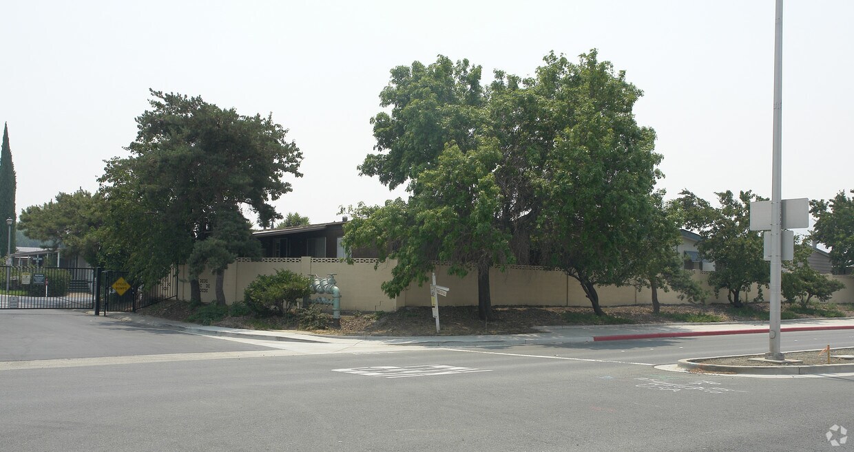 Building Photo - Vista Diablo Mobile Estates