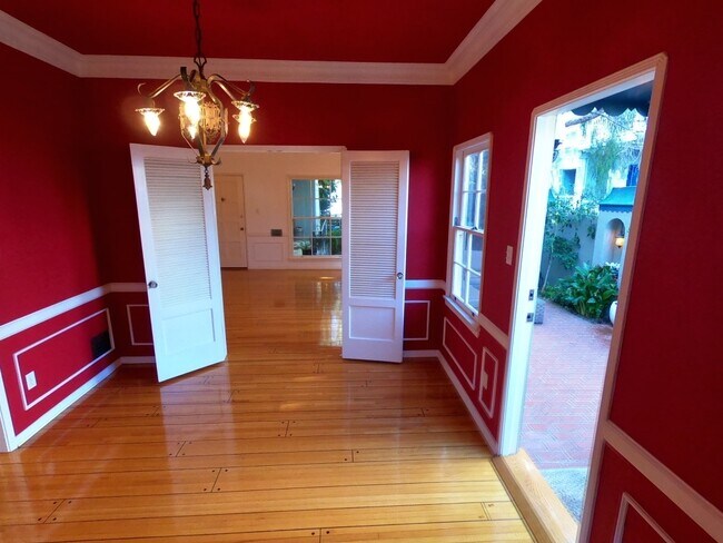 Building Photo - 1342 N Alta Vista Blvd