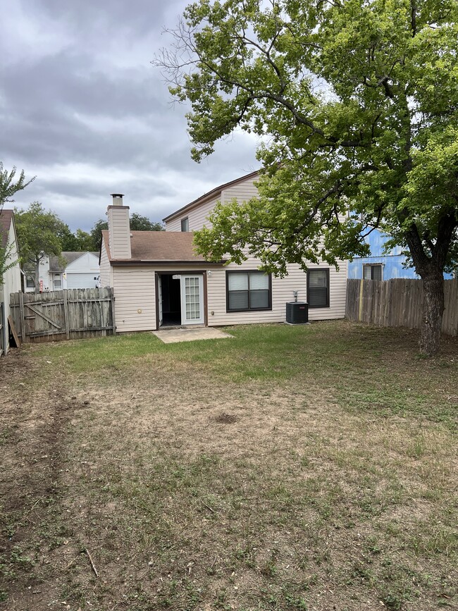 Building Photo - 9713 Village Briar