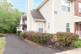 Building Photo - 127 Forest Dr
