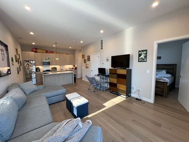 Foto del edificio - 3757 N Sheffield Ave
