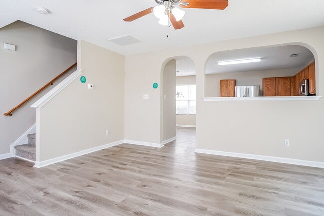 Foto del edificio - 70 Brookhaven Dr