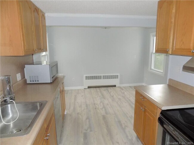 Building Photo - 17 Parkview Rd