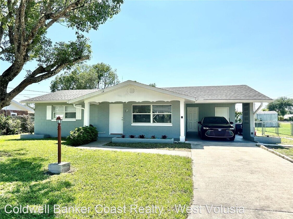Foto principal - 2 br, 1.5 bath House - 2215 Poinsettia Dr