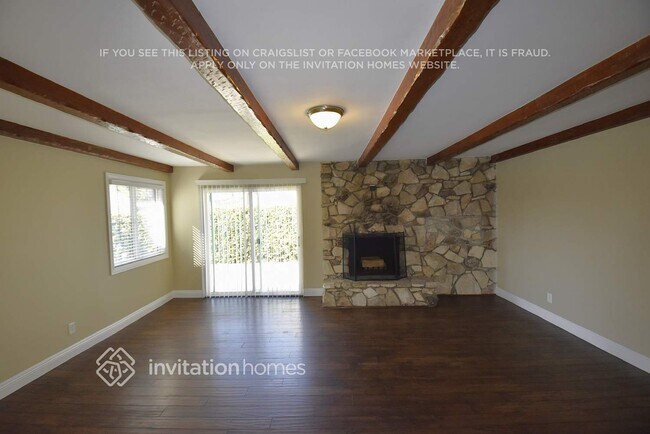 Foto del edificio - 1221 E Roosevelt Rd
