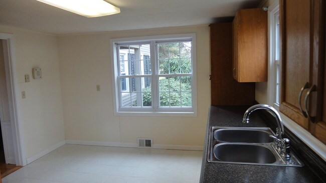 Cocina - 743 Cottage Grove Rd