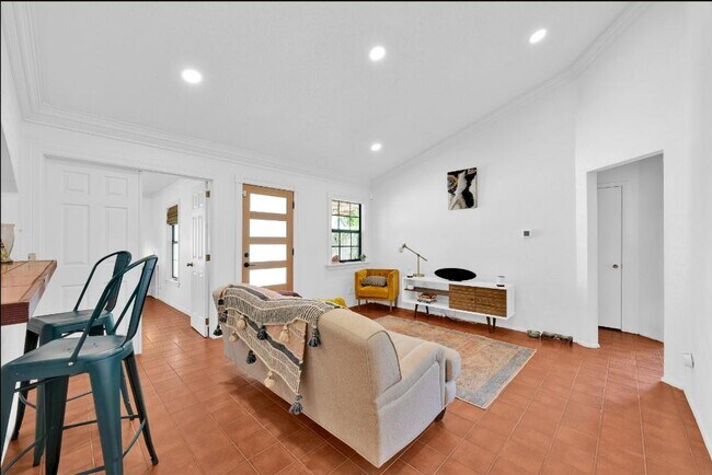 Building Photo - 7301 Quicksilver Cir
