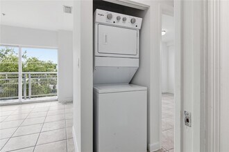 Building Photo - 529 NE 62nd St