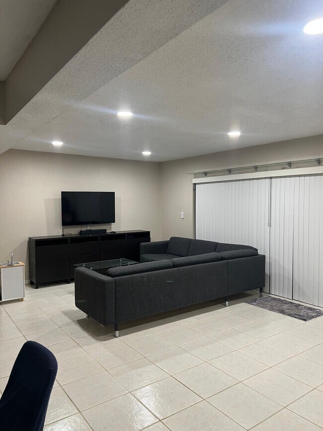 Foto del edificio - 5618 NW 16th St