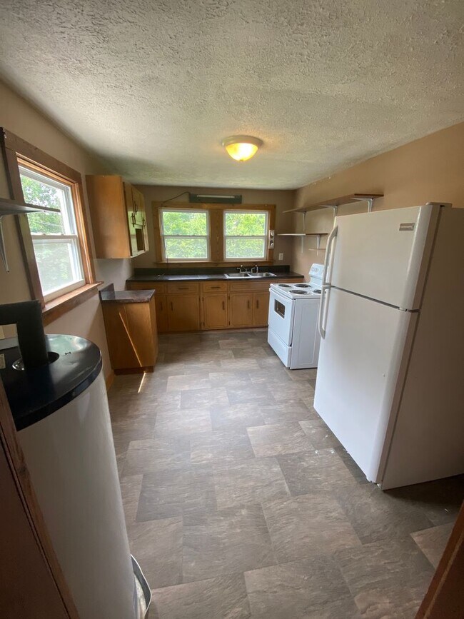 Building Photo - Legrande- 2116