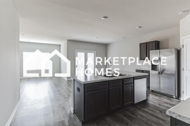 Foto del edificio - 15995 Glenncrest Ln