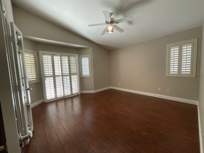 Foto del edificio - Great home in the South Shores community 1stroy