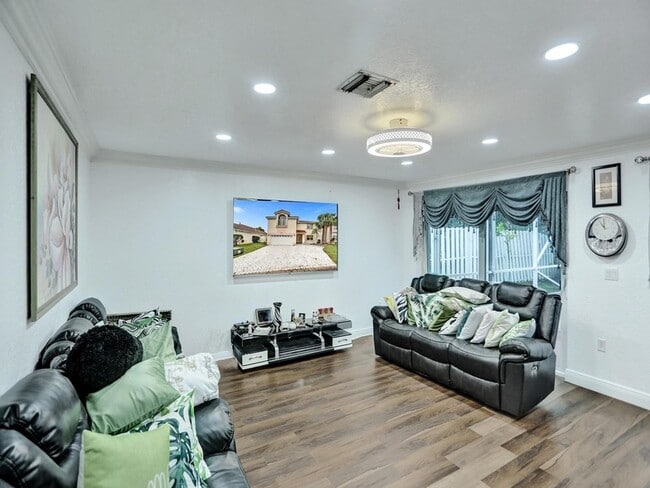 Foto del edificio - 613 NW 135th Terrace