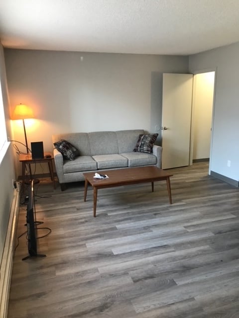 Building Photo - Woodland Park - Red Oak