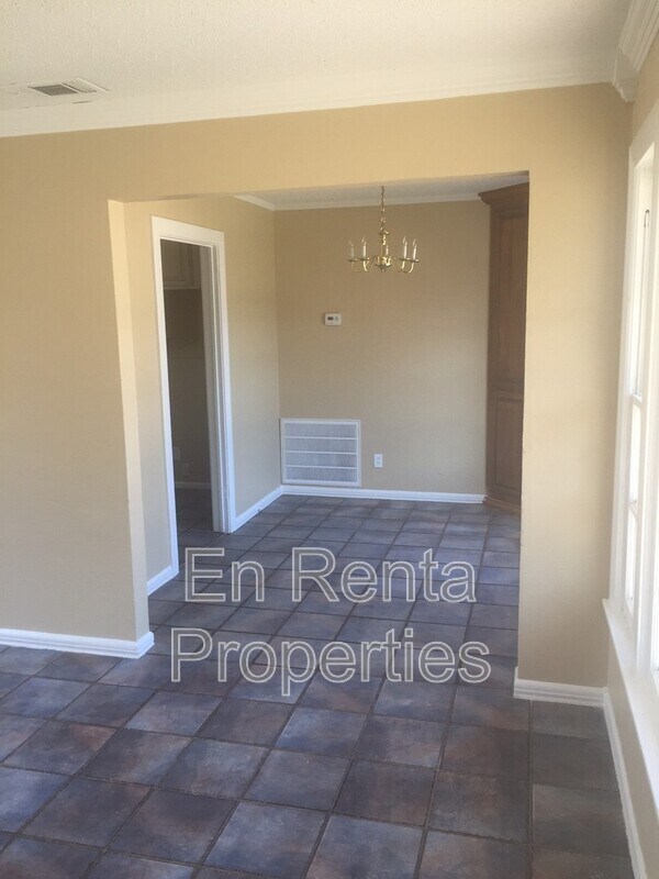 Foto del edificio - 601 W Beach St