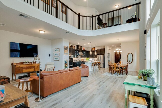 Foto del edificio - 576 Courtyard Ln