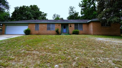 Building Photo - 3202 Autumn Leaves Dr